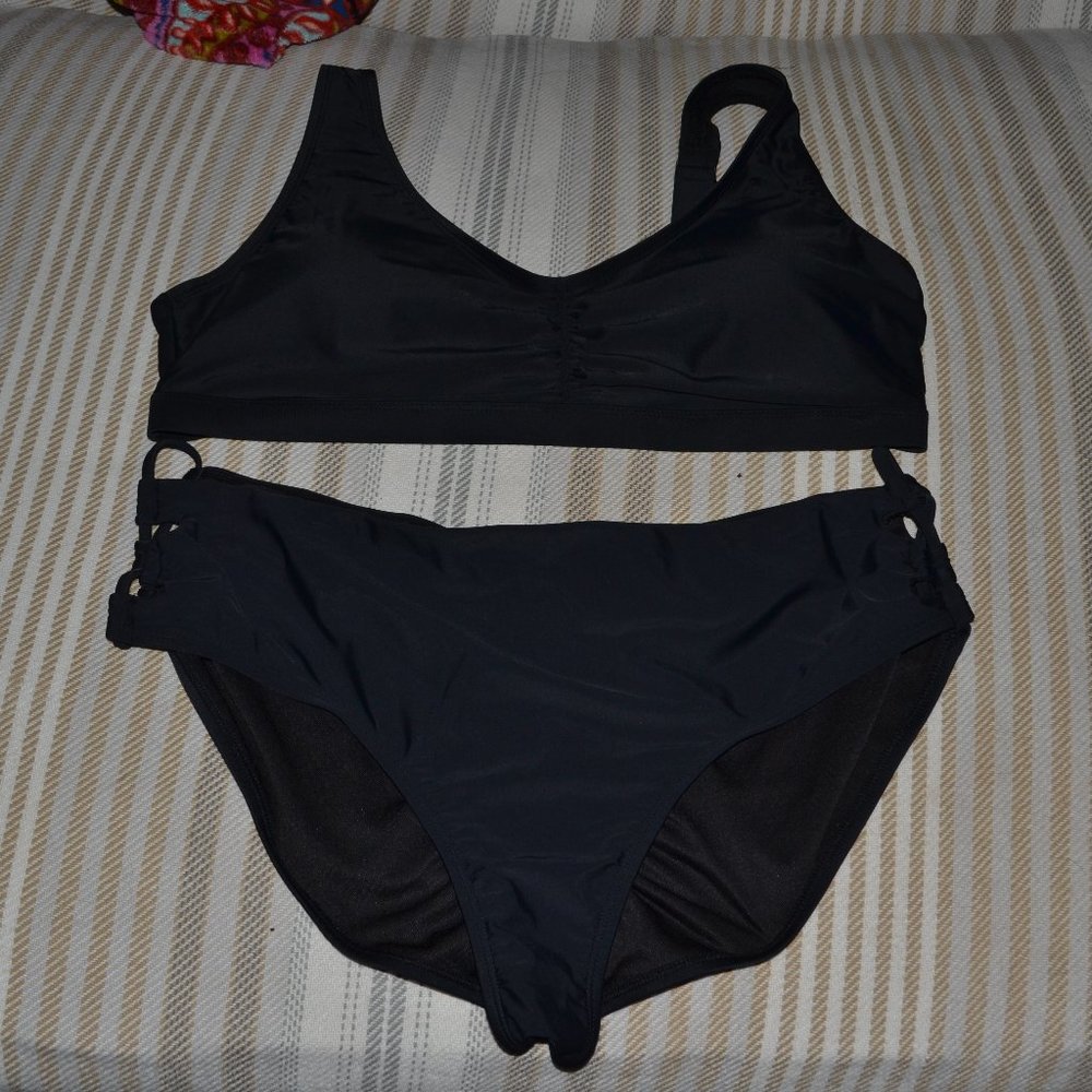 Time and Tru Bikini Set Size 1X (16W-18W)